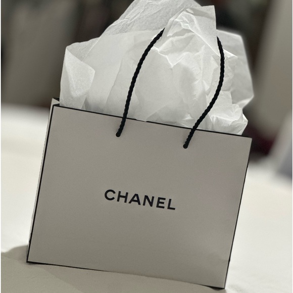 CHANNEL - Picture 1 of 4